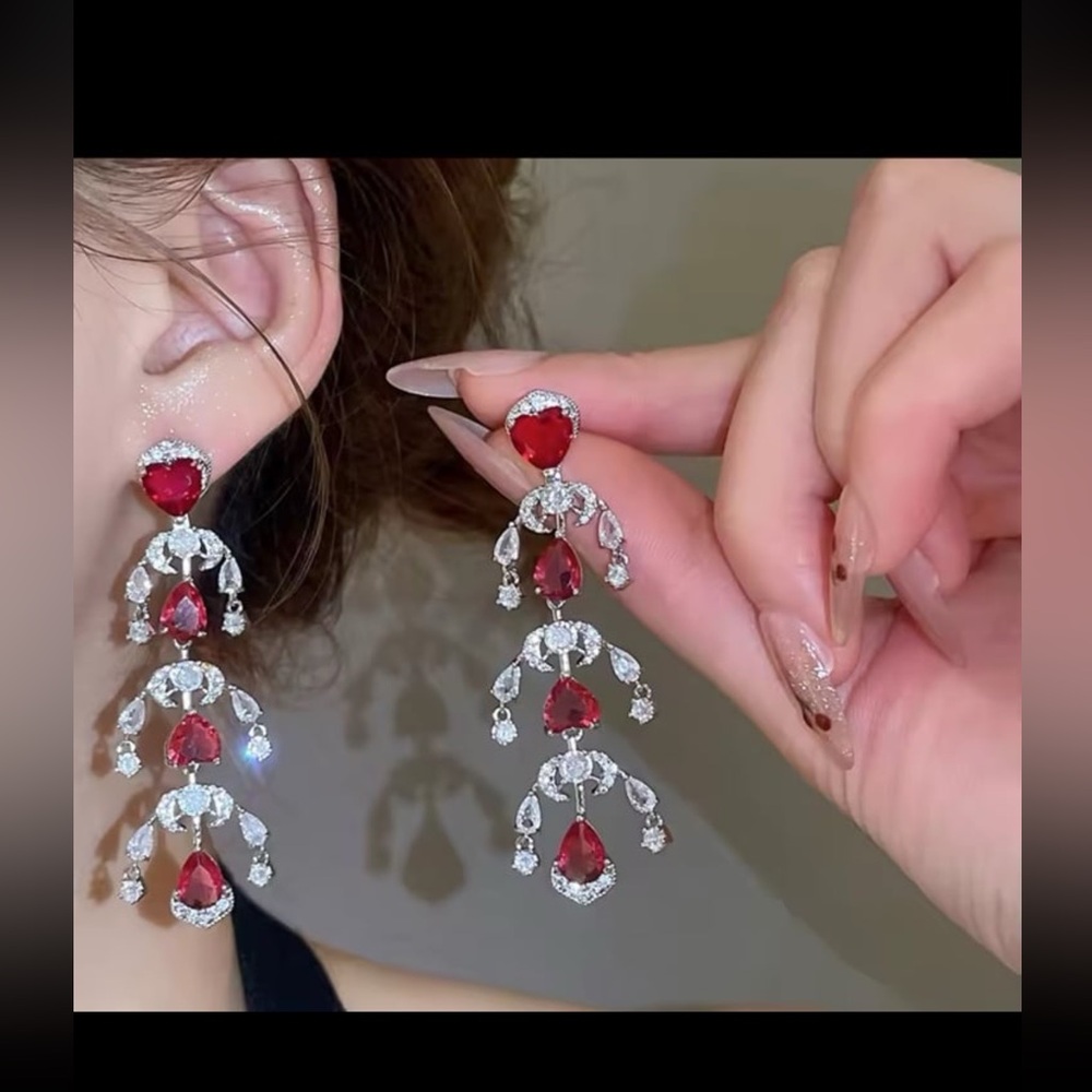 Gorgeous bridal dangle ruby and clear crystal teardrop crystal earrings #130 - Picture 3 of 12